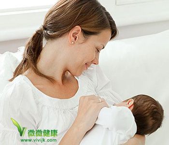 宝宝是最好的催乳师 盲目催乳易诱发乳腺炎