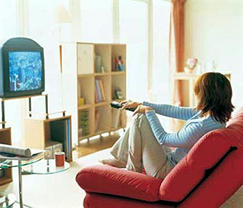 女性静坐看电视子宫癌风险增加32％