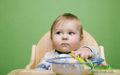奶粉加盐“咸死”3月大女婴 专家建议1岁前别吃盐