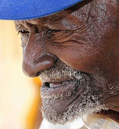 巴西126岁老人一天4顿饭 或为世界最长寿男性