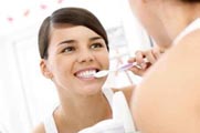 生活常识：刷牙前，牙刷为什么不能沾水？