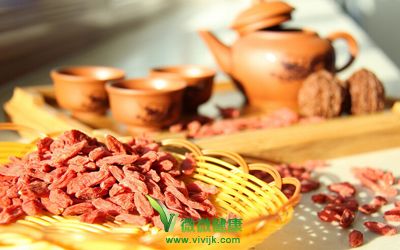 头发干燥、无光泽怎么办？膳食来调养