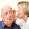 老人轻敲后脑勺可保护听力