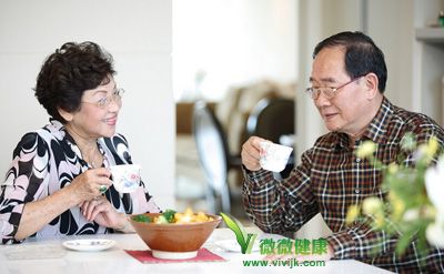 老年人饮食应该多吃素食