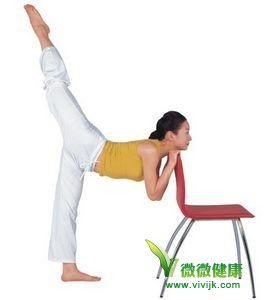 怎样练椅子瑜伽操快速瘦小腿？