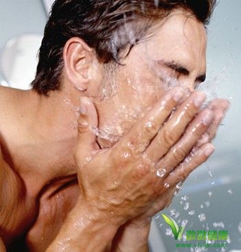 男人洗脸有规矩 净透肌肤好塑造