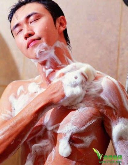 男人洗澡的快感，你想体验么？