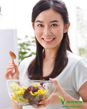 大S发孕照喜当妈 素食减肥险致不孕